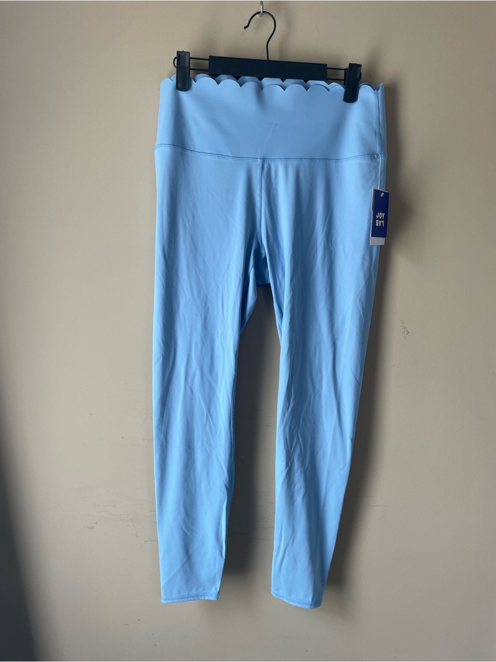Woman’s Sky Blue Scallop Waist Active Leggings